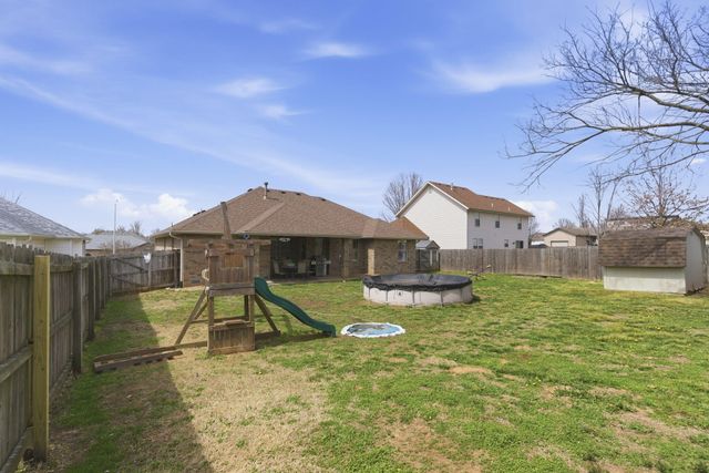 3910 S Hillsdale Avenue, Springfield, MO 65807