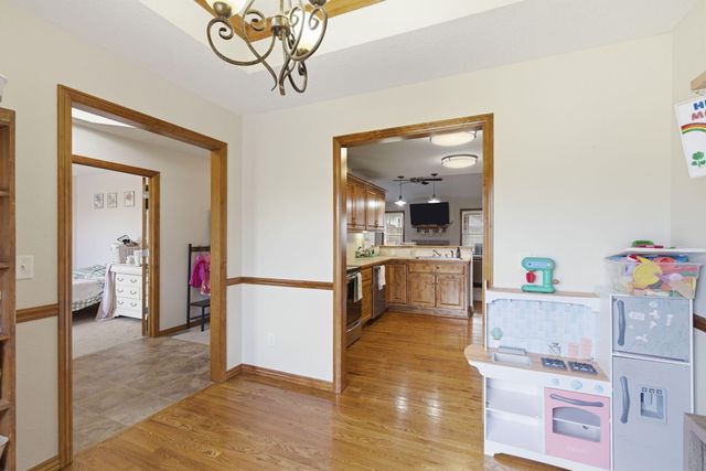 3910 S Hillsdale Avenue, Springfield, MO 65807