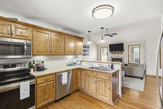 3910 S Hillsdale Avenue, Springfield, MO 65807