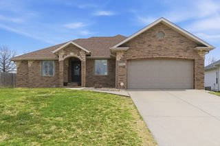 3910 S Hillsdale Avenue, Springfield, MO 65807