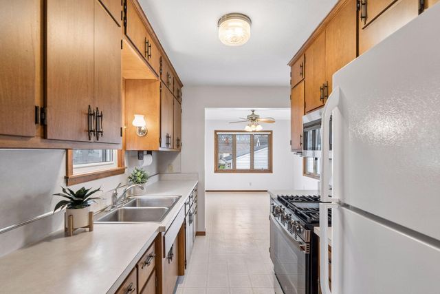 1935 Arlington Avenue E, Saint Paul, MN 55119