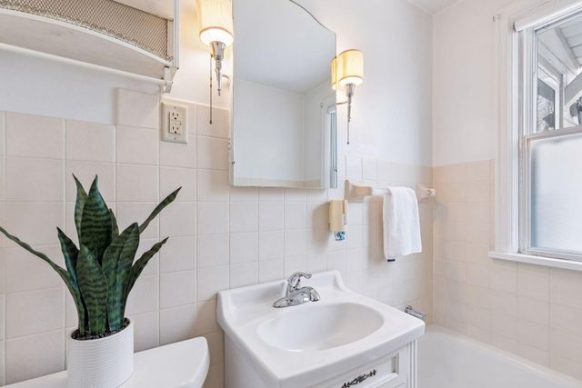 1935 Arlington Avenue E, Saint Paul, MN 55119