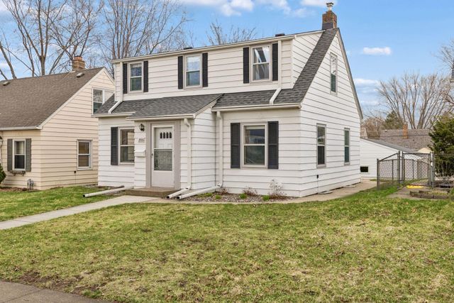 1935 Arlington Avenue E, Saint Paul, MN 55119