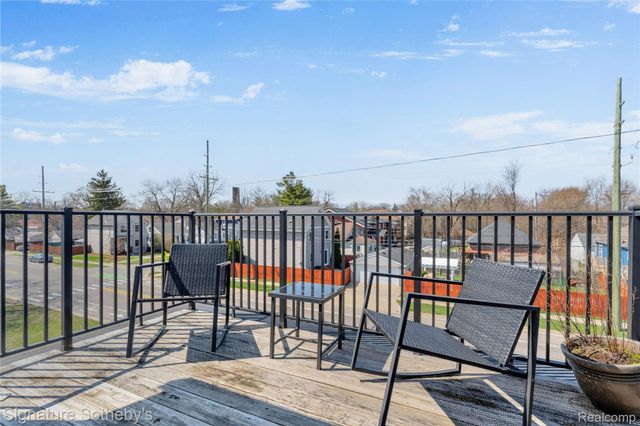 390 Hilton Road, Ferndale, MI 48220