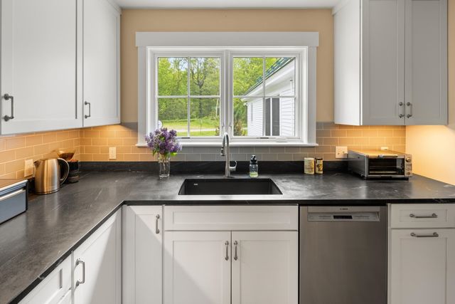 2148 Cote Hill Road, Morristown, VT 05661