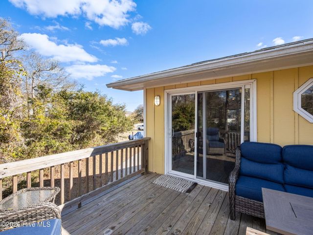 7028 Archers Creek Drive North, Emerald Isle, NC 28594