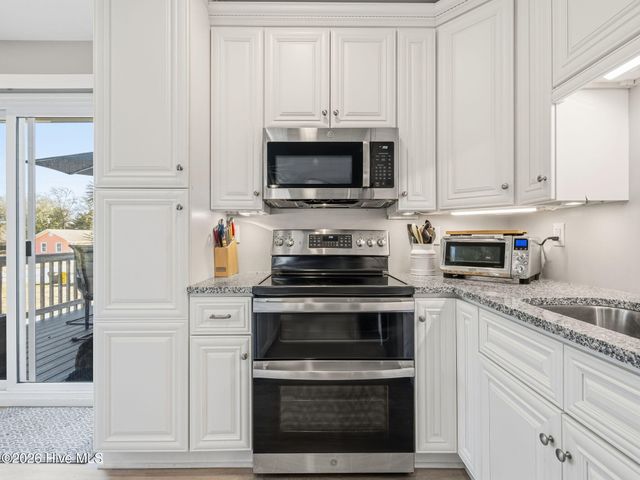 7028 Archers Creek Drive North, Emerald Isle, NC 28594