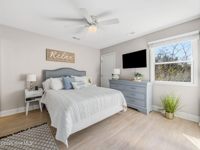 7028 Archers Creek Drive North, Emerald Isle, NC 28594