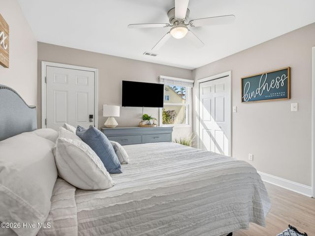 7028 Archers Creek Drive North, Emerald Isle, NC 28594