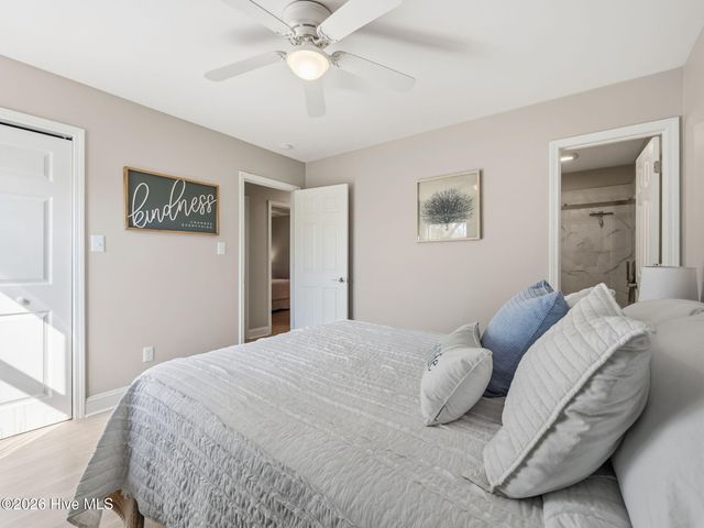 7028 Archers Creek Drive North, Emerald Isle, NC 28594