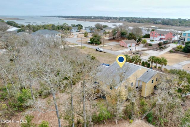 7028 Archers Creek Drive North, Emerald Isle, NC 28594