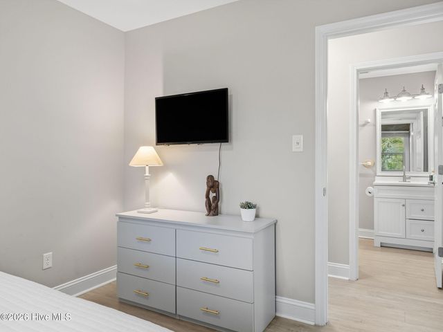 7028 Archers Creek Drive North, Emerald Isle, NC 28594