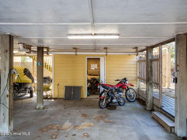 7028 Archers Creek Drive North, Emerald Isle, NC 28594