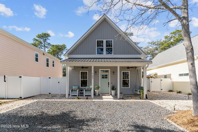 137 NE 75th Street, Oak Island, NC 28465