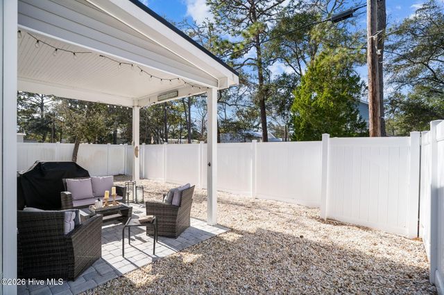 137 NE 75th Street, Oak Island, NC 28465