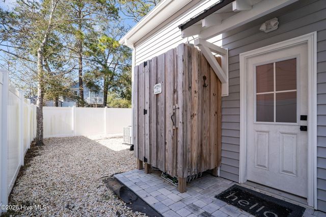 137 NE 75th Street, Oak Island, NC 28465