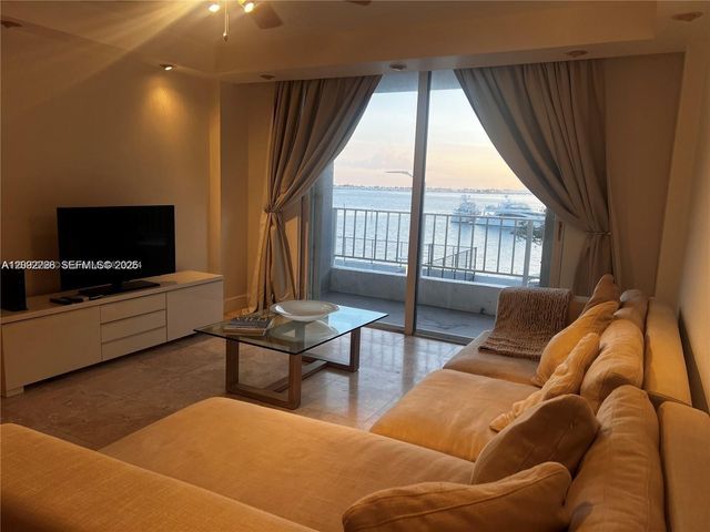 200 SE 15th Road 4K, Miami, FL 33129