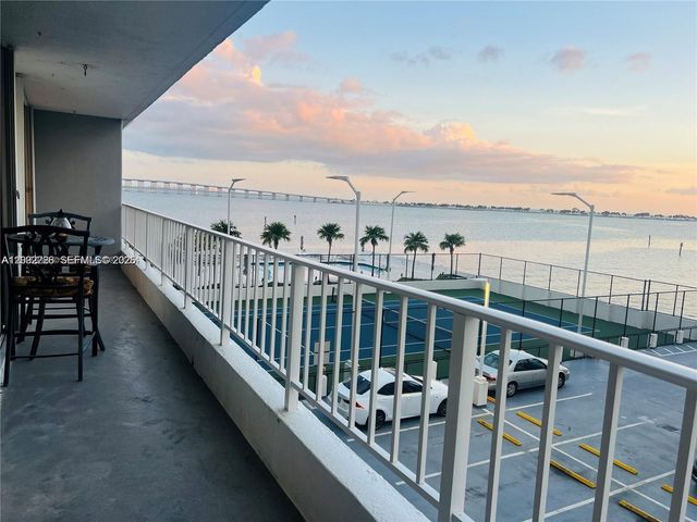 200 SE 15th Road 4K, Miami, FL 33129