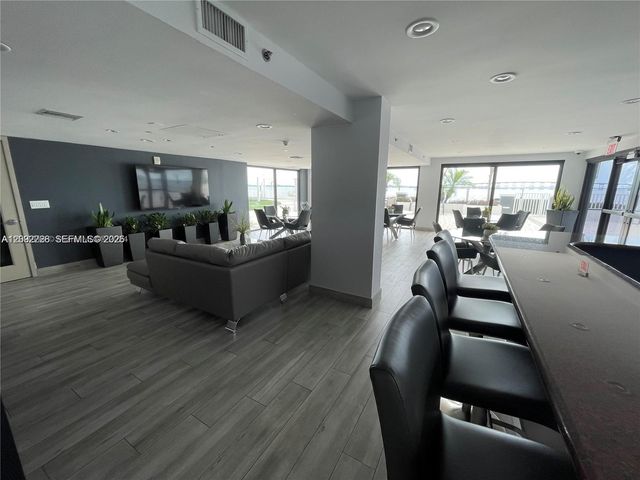 200 SE 15th Road 4K, Miami, FL 33129