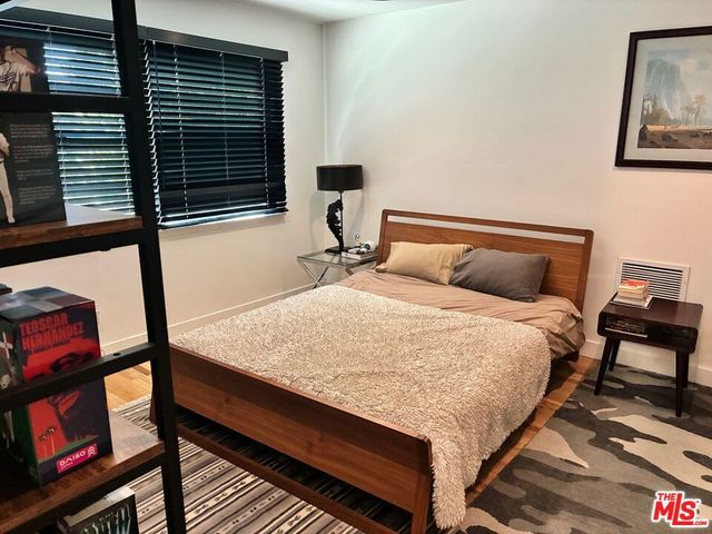 16729 Klee Street, North Hills, CA 91343