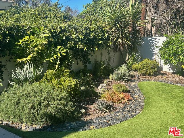 16729 Klee Street, North Hills, CA 91343