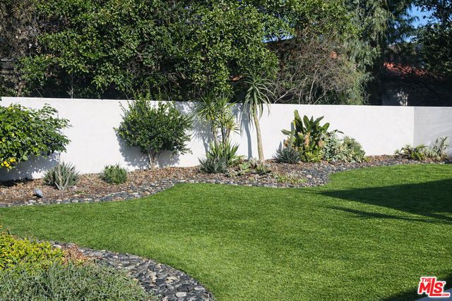 16729 Klee Street, North Hills, CA 91343