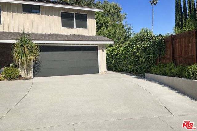 16729 Klee Street, North Hills, CA 91343