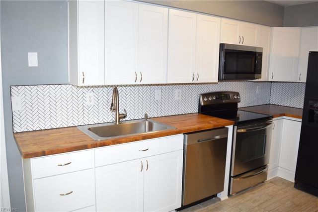 1905 Devonwood CMN, Chesapeake, VA 23320