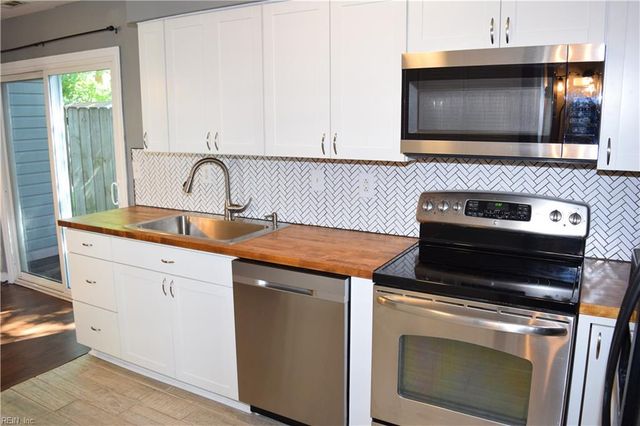 1905 Devonwood CMN, Chesapeake, VA 23320