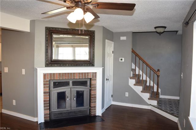 1905 Devonwood CMN, Chesapeake, VA 23320