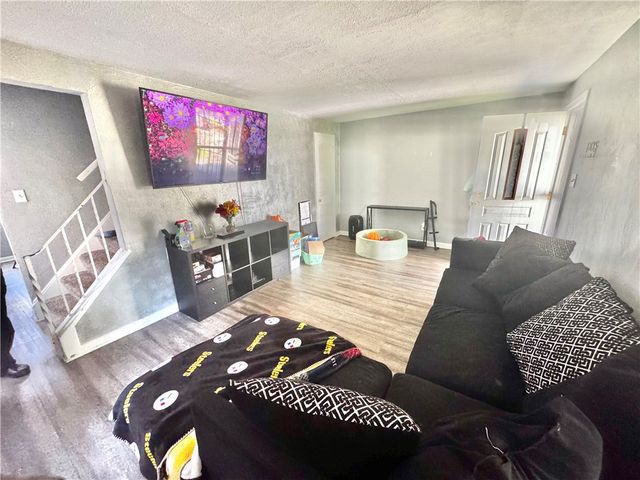 928 Woodbine St, Stanton Heights, PA 15201