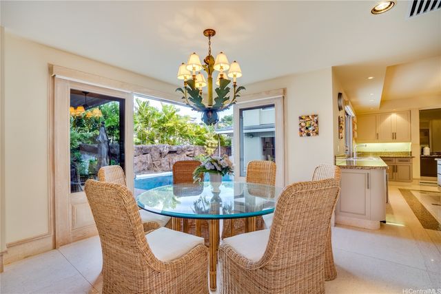 4504 Kahala Avenue, Honolulu, HI 96816