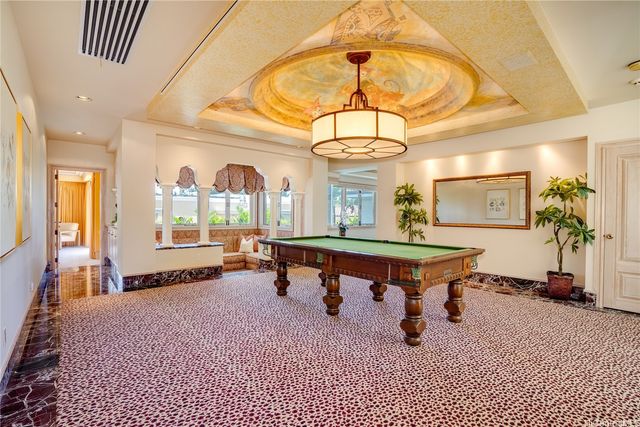 4504 Kahala Avenue, Honolulu, HI 96816