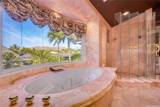 4504 Kahala Avenue, Honolulu, HI 96816