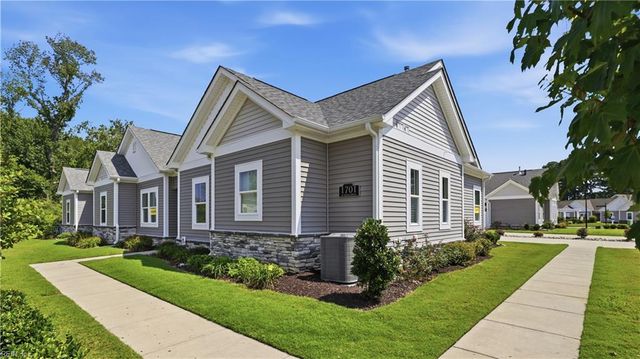 1701 Acadian Dr Unit C, Suffolk, VA 23434