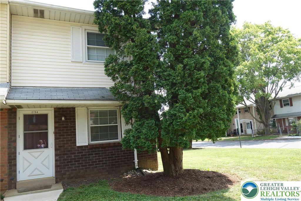 2754 Suzanne Way, Hanover Twp, PA 18109