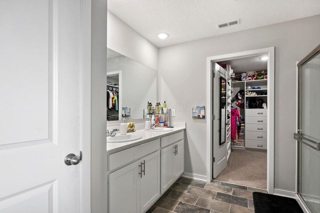 227 Carrowmoore Drive, Pickerington, OH 43147
