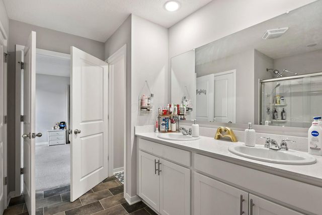 227 Carrowmoore Drive, Pickerington, OH 43147