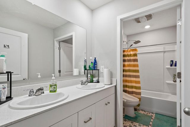 227 Carrowmoore Drive, Pickerington, OH 43147