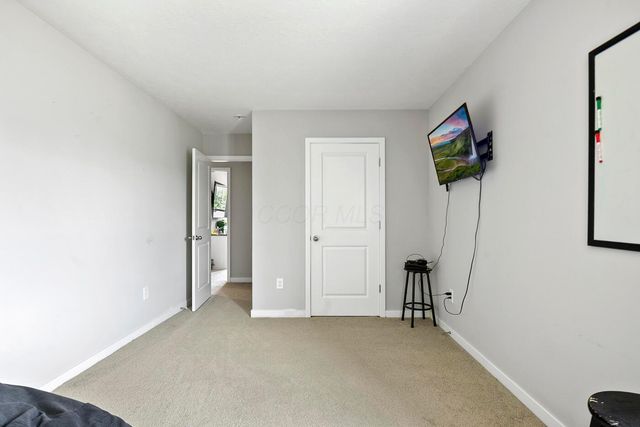 227 Carrowmoore Drive, Pickerington, OH 43147
