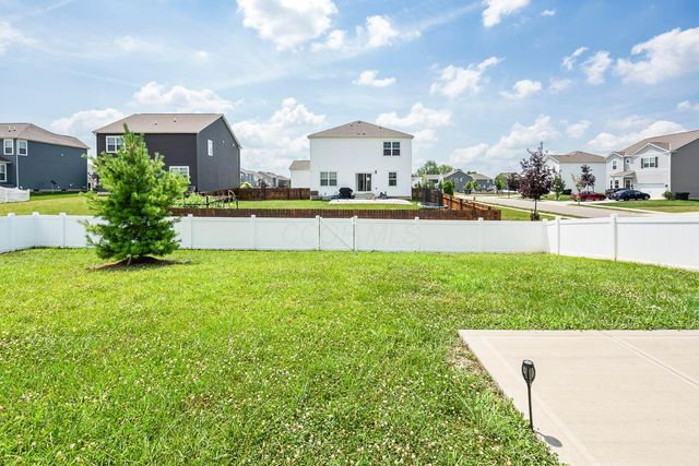 227 Carrowmoore Drive, Pickerington, OH 43147