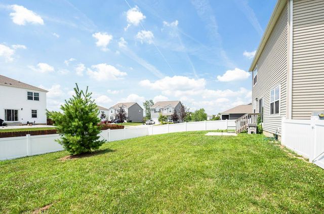 227 Carrowmoore Drive, Pickerington, OH 43147