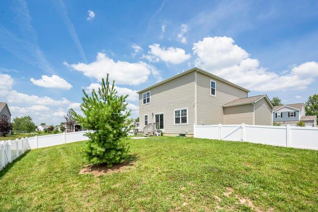 227 Carrowmoore Drive, Pickerington, OH 43147
