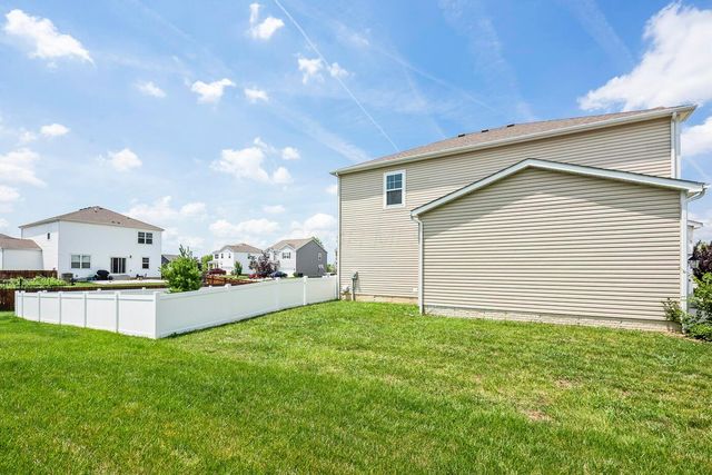 227 Carrowmoore Drive, Pickerington, OH 43147