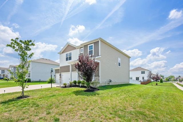 227 Carrowmoore Drive, Pickerington, OH 43147