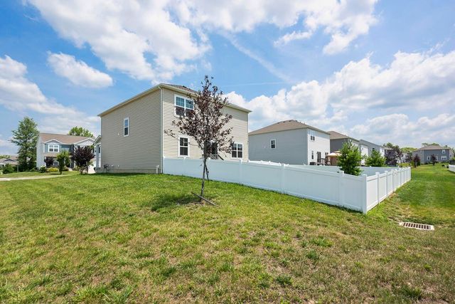 227 Carrowmoore Drive, Pickerington, OH 43147
