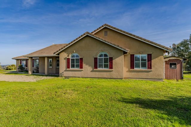 444 Saddle Ridge, Valley Springs, CA 95252