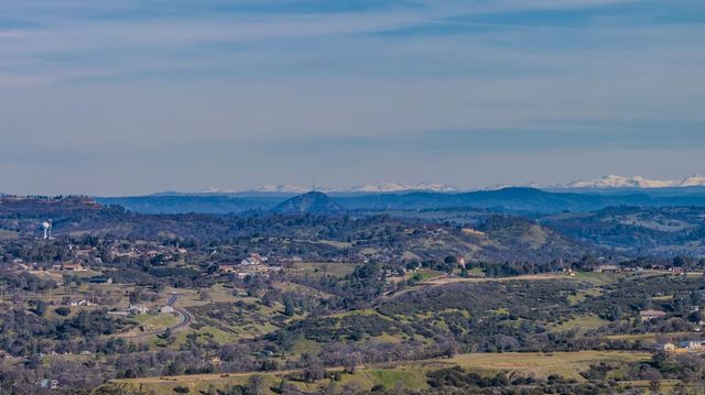 444 Saddle Ridge, Valley Springs, CA 95252