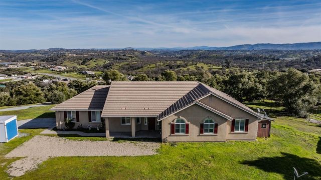 444 Saddle Ridge, Valley Springs, CA 95252
