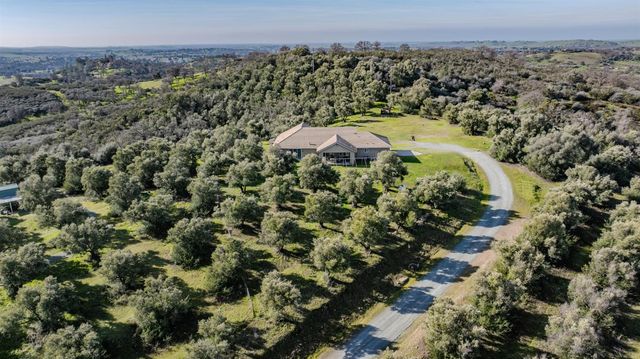 444 Saddle Ridge, Valley Springs, CA 95252